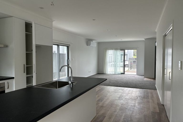 Photo of property in 15 Koreke Close, Kenepuru, Porirua, 5022