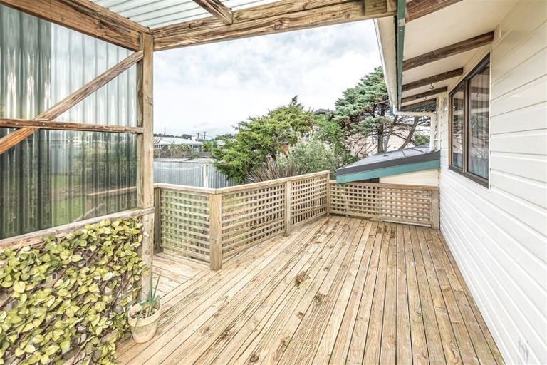Photo of property in 24 Karyn Street, Castlecliff, Whanganui, 4501