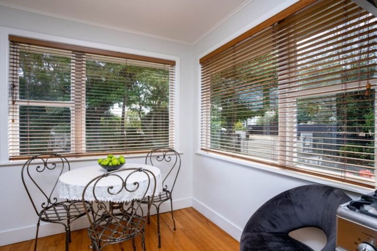 Photo of property in 70 Cologne Street, Martinborough, 5711