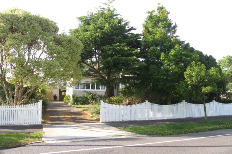Photo of property in 16 Argyle Street, Herne Bay, Auckland, 1011