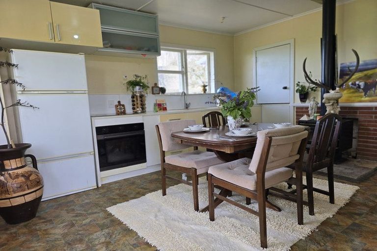 Photo of property in 880 Okahukura Road, Tapora, Wellsford, 0977