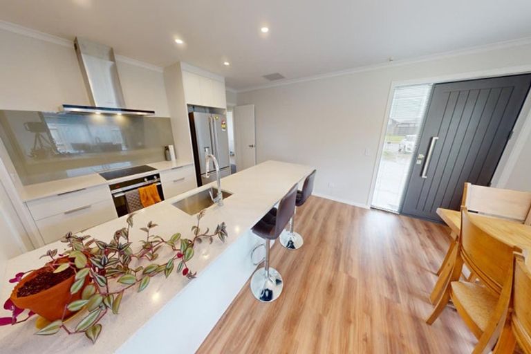 Photo of property in 40 Atlantic Drive, Fitzherbert, Palmerston North, 4410