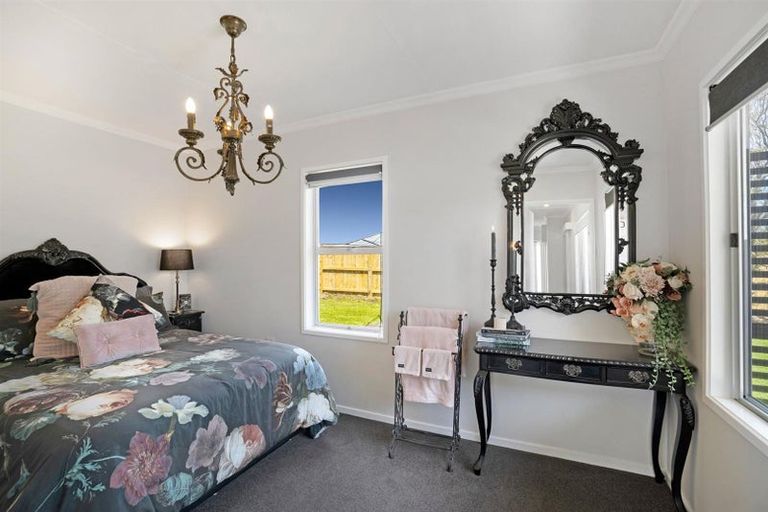 Photo of property in 35 Whaka Street, Maungaturoto, 0520