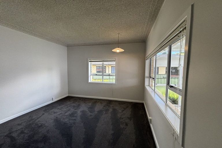 Photo of property in 6 Valley Road, Pukekohe, 2120