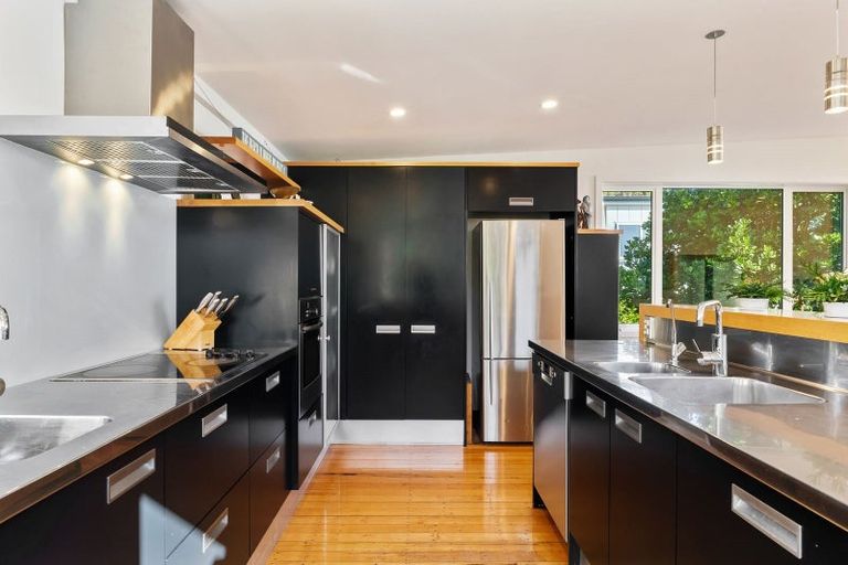 Photo of property in 13 Karekare Road, Raumati South, Paraparaumu, 5032