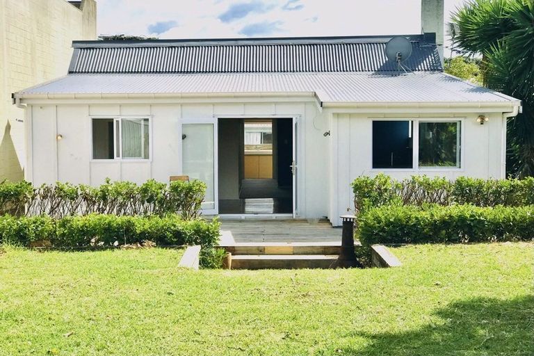 Photo of property in 35 Hine Street, New Plymouth, 4310