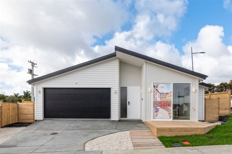 Photo of property in 13 Barrique Road, Kumeu, 0810