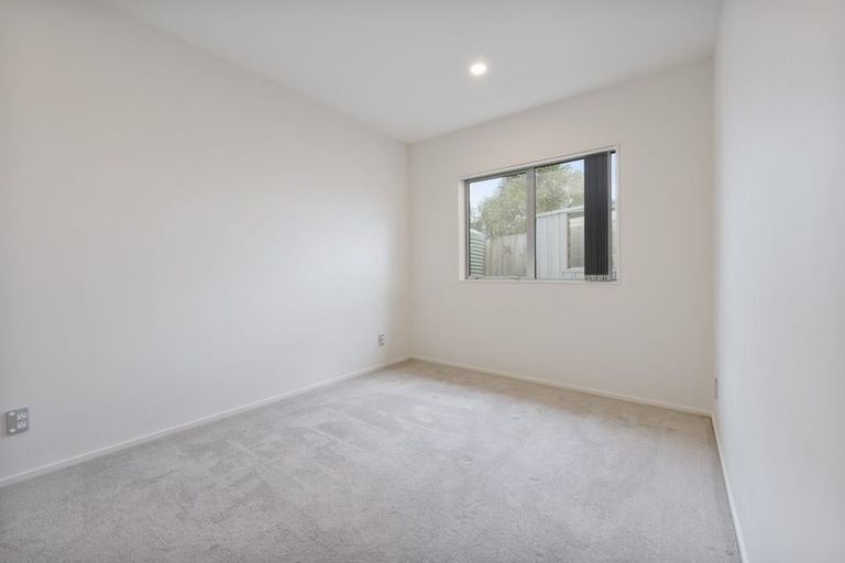 Photo of property in 25 View Road, Henderson, Auckland, 0612