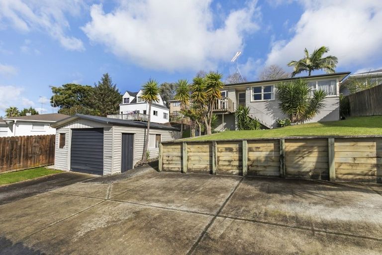 Photo of property in 60 Lauderdale Road, Birkdale, Auckland, 0626