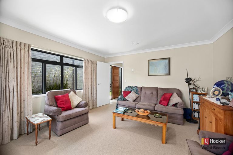 Photo of property in 10 Marine Avenue, Waihi Beach, 3611