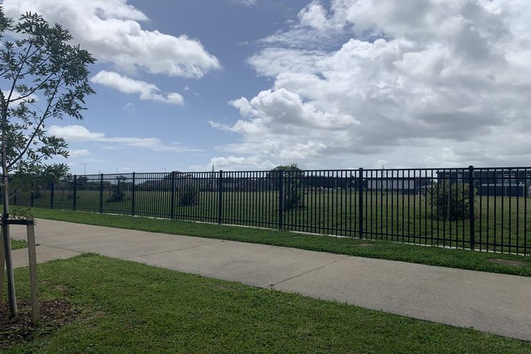 Photo of property in 30 Rauriki Lane, Rosehill, Papakura, 2113