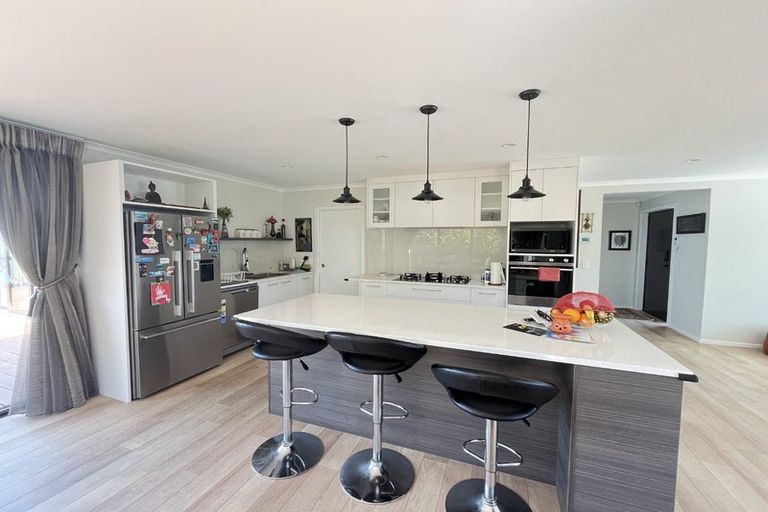 Photo of property in 13 Opaoa Way, Aotea, Porirua, 5024