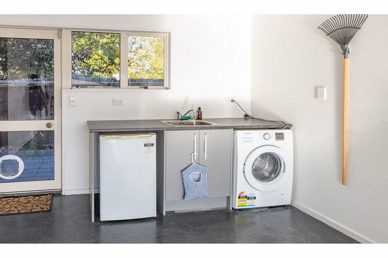 Photo of property in 3/50 Division Street, Riccarton, Christchurch, 8041