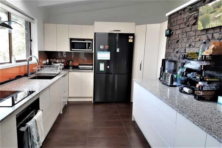 Photo of property in 806 Beach Road, Browns Bay, Auckland, 0630