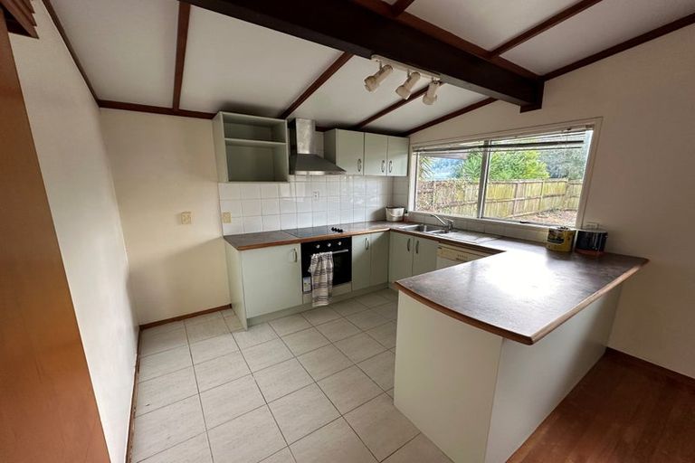 Photo of property in 20 Cockayne Crescent, Sunnynook, Auckland, 0620