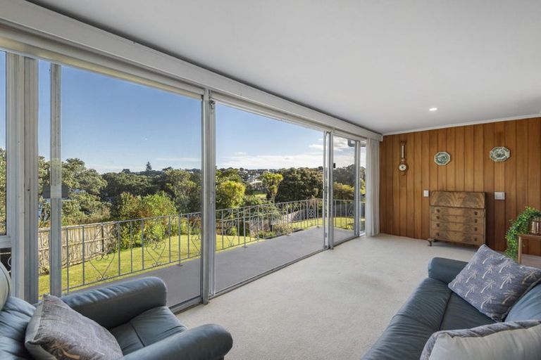 Photo of property in 5 Churchill Road, Murrays Bay, Auckland, 0630