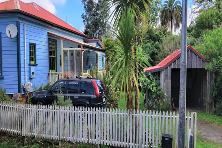 Photo of property in 4 Church Street, Kohukohu, 0491