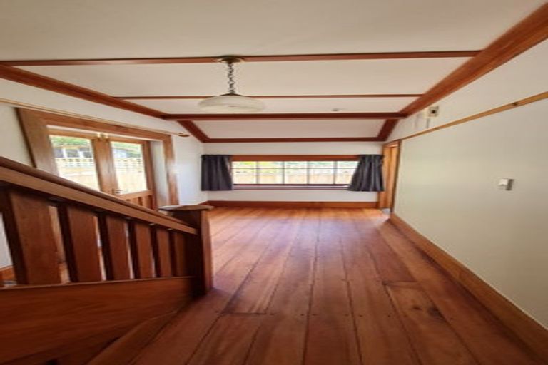 Photo of property in 120 Inglis Street, Seatoun, Wellington, 6022