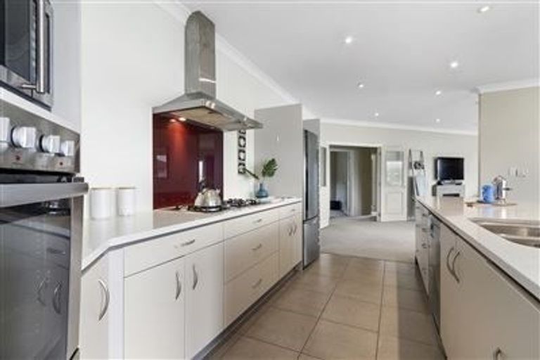 Photo of property in 43 Pendennis Point, Camborne, Porirua, 5026