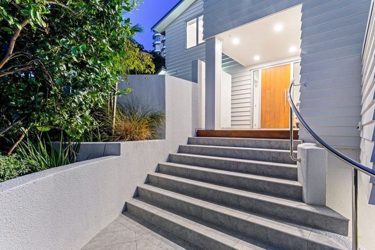 Photo of property in 18a Sylvan Park Avenue, Milford, Auckland, 0620