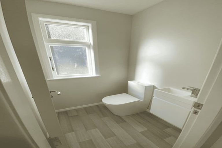 Photo of property in 5 Lonsdale Crescent, Rongotai, Wellington, 6022