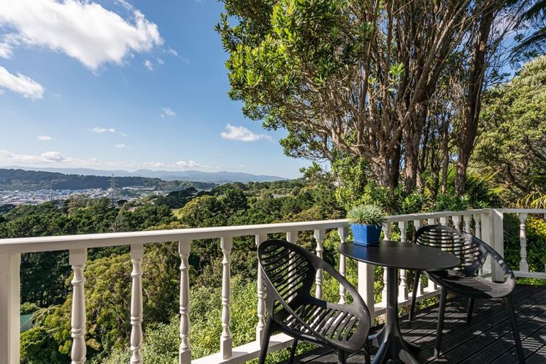 Photo of property in 74 Mortimer Terrace, Brooklyn, Wellington, 6021