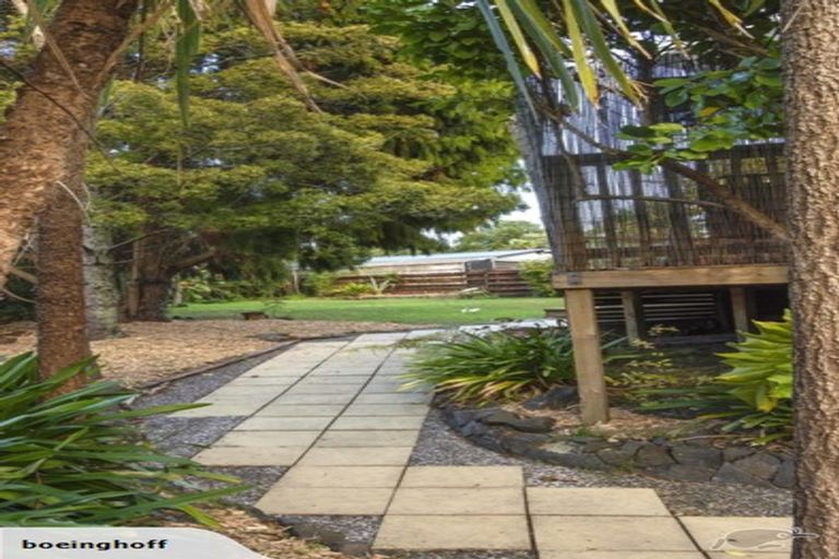 Photo of property in 6 Willowbrook Place, Titirangi, Auckland, 0604