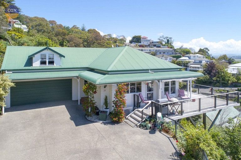 Photo of property in 23 Denholm Road, Hospital Hill, Napier, 4110