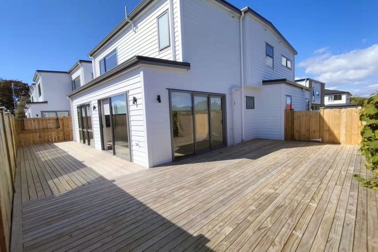 Photo of property in 51c Sunderlands Road, Half Moon Bay, Auckland, 2012