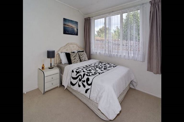 Photo of property in 63 Kingdale Road, Henderson, Auckland, 0610