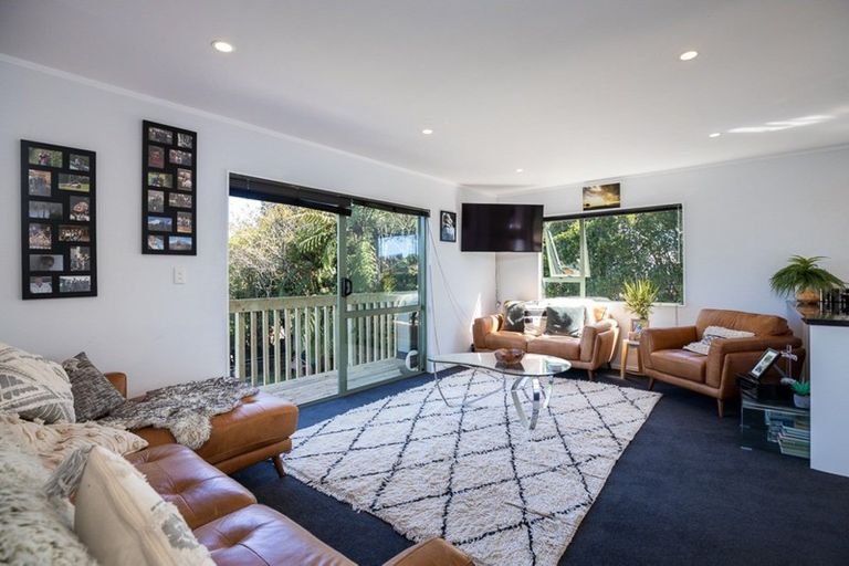 Photo of property in 142 Seaview Road, Westown, New Plymouth, 4310
