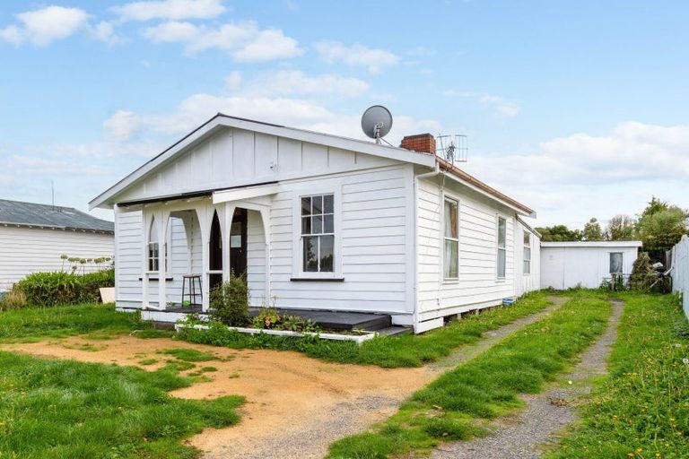 Photo of property in 21 Atkinson Street, Woodville, 4920