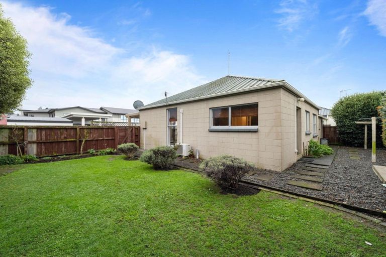 Photo of property in 2/73a Harewood Road, Papanui, Christchurch, 8053