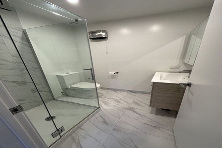 Photo of property in 4/61 Matipo Road, Te Atatu Peninsula, Auckland, 0610