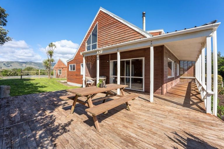 Photo of property in 18 Kitchener Street, Te Horo Beach, Otaki, 5581