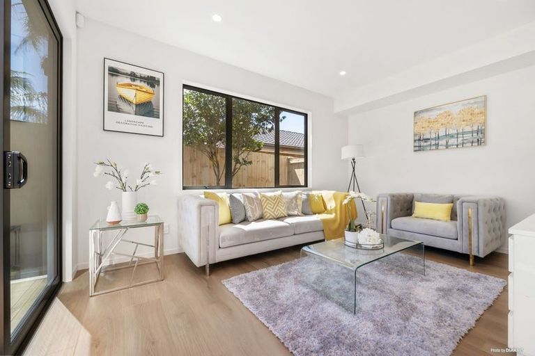 Photo of property in 11a Mimosa Place, Half Moon Bay, Auckland, 2012