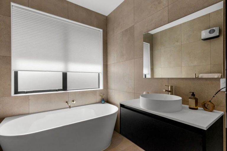 Photo of property in 9 Morepork Way, Arthurs Point, Queenstown, 9371