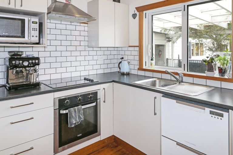 Photo of property in 9 Brasell Street, Fairfield, Lower Hutt, 5011