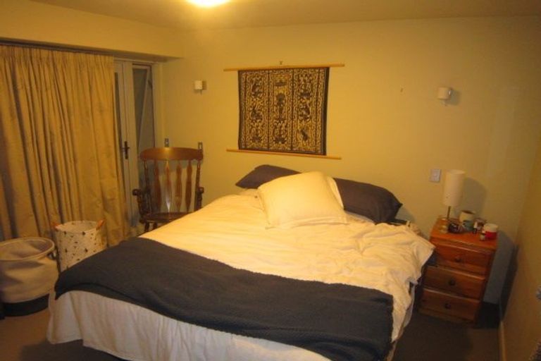 Photo of property in 72 Oriental Parade, Oriental Bay, Wellington, 6011