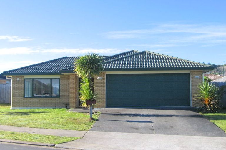 Photo of property in 3 Nephin Place, East Tamaki Heights, Auckland, 2016