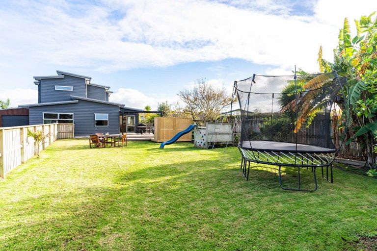 Photo of property in 16 Leslie Street, Mangawhai, 0505