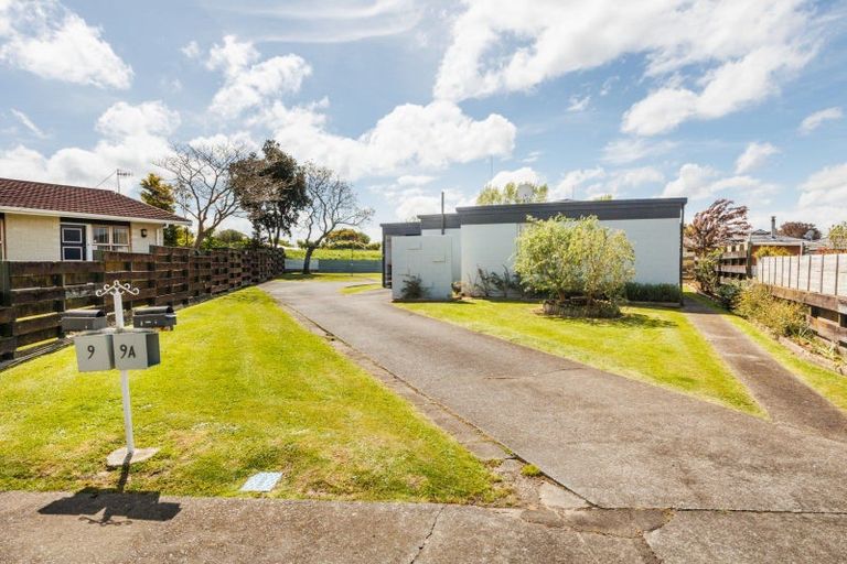 Photo of property in 9 Hollows Crescent, Takaro, Palmerston North, 4412