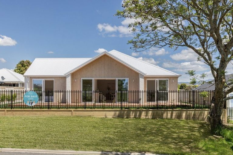 Photo of property in 13a Western Avenue, Omokoroa, 3114