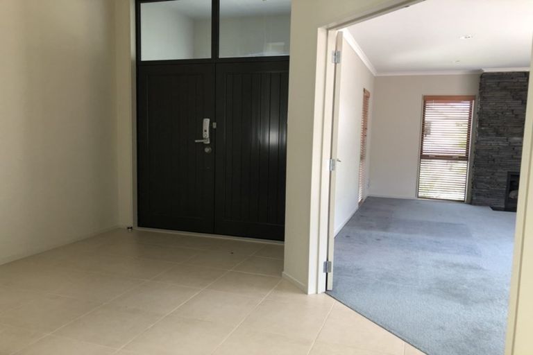 Photo of property in 104 Cyril French Drive, Flat Bush, Auckland, 2016