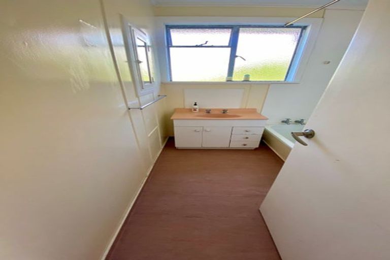 Photo of property in 11 Aparangi Crescent, Elsdon, Porirua, 5022