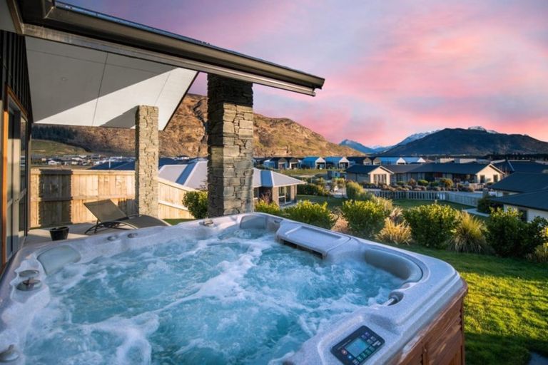 Photo of property in 6 Oxfordshire Avenue, Lower Shotover, Queenstown, 9304