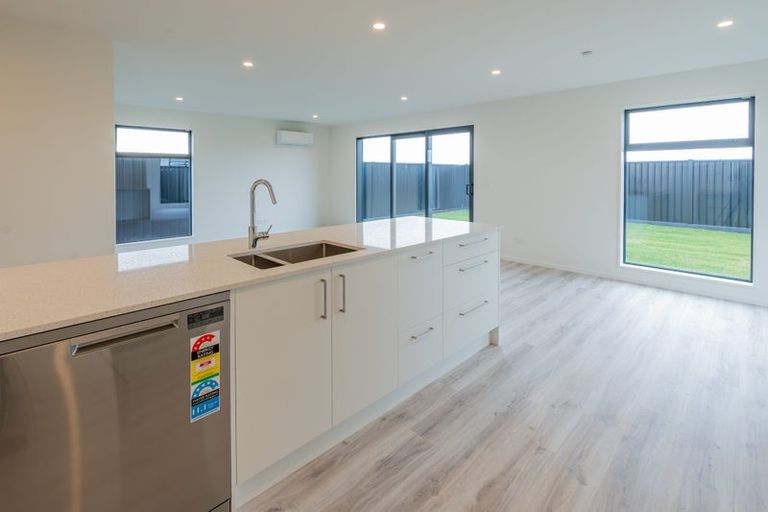 Photo of property in 32 Mcgarry Drive, Kaiapoi, 7630