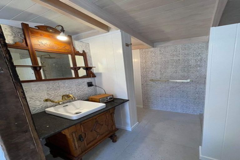 Photo of property in 56 Rewi Street, Torbay, Auckland, 0630