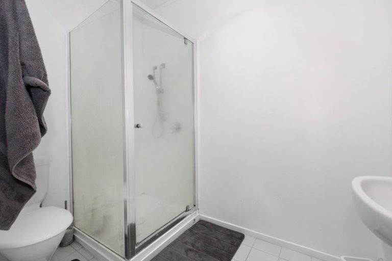 Photo of property in 21 Victory Street, Welcome Bay, Tauranga, 3112