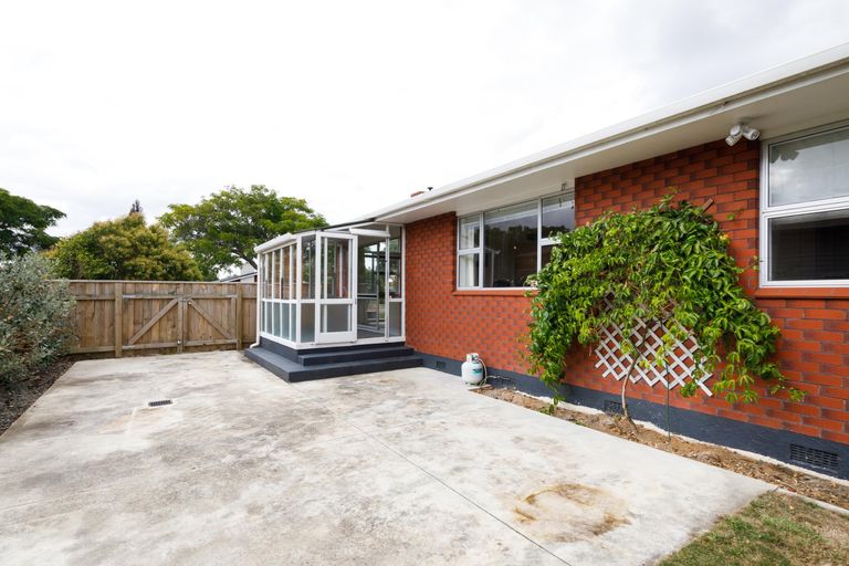 Photo of property in 20 Westhaven Grove, Takaro, Palmerston North, 4412